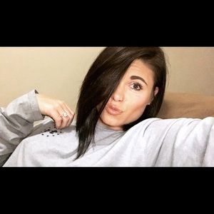 Meet your Posher, Prayla